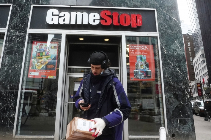 Loja da GameStop em Manhattan, Nova York (Foto: Carlo Allegri/Reuters)